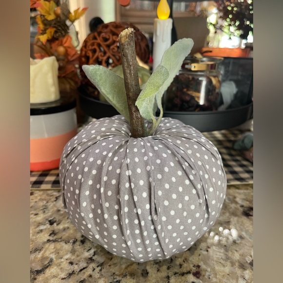 New handmade Gray polka dot pumpkin decoration - Picture 1 of 1